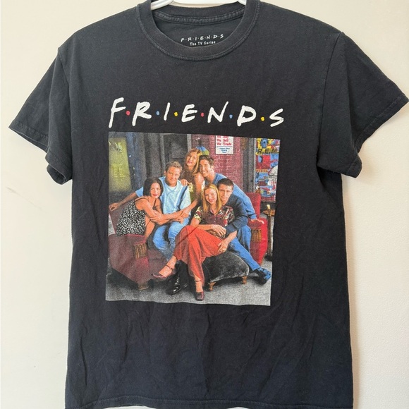 Vintage FRIENDS Black Graphic Tee Ladies Size Small - Picture 5 of 5
